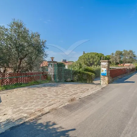 Nereidi - Goelba Apartment *